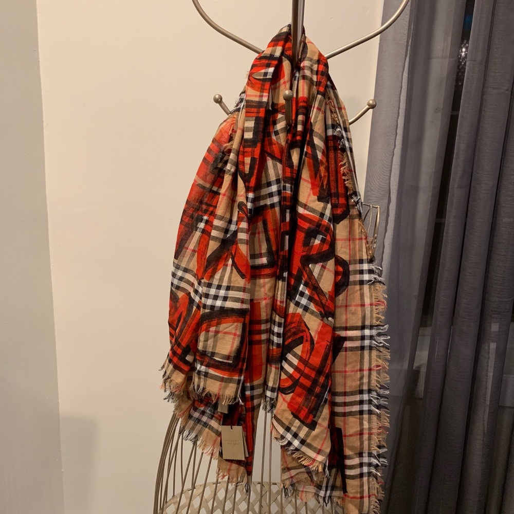 Burberry London England Scarf - Picture 4 of 4